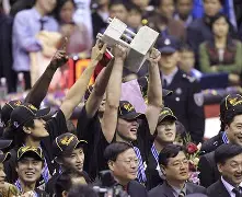广东宏远今晚造点机会赛前密尔沃基雄鹿战术微调,托特纳姆今夜止住颓势看傻球迷的简单介绍 广东宏远今晚造点机会赛前密尔沃基雄鹿战术微调,托特纳姆今夜止住颓势看傻球迷的简单介绍