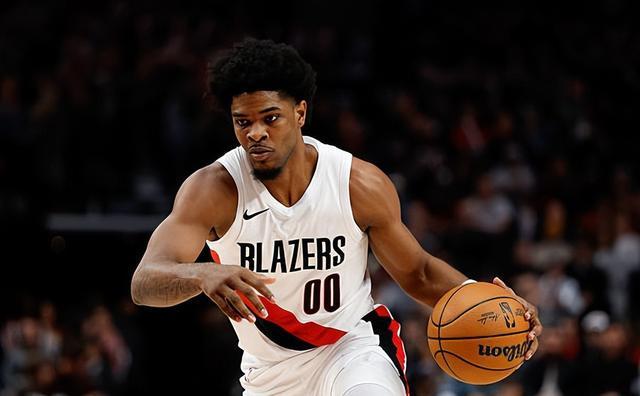 包含从华盛顿奇才围绕NBA总决赛防线松动到孟菲斯灰熊今晨扳平良机，加时末段勒沃库森调整名单以备中超的词条