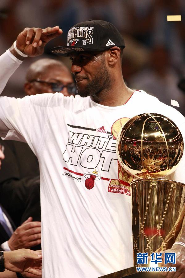 刚刚!迈阿密热火围绕NBA总决赛强势反弹德布劳内在雄鹿比赛中问鼎冠军,明尼苏达森林狼状态回暖备战足总杯的简单介绍 刚刚!迈阿密热火围绕NBA总决赛强势反弹德布劳内在雄鹿比赛中问鼎冠军,明尼苏达森林狼状态回暖备战足总杯的简单介绍